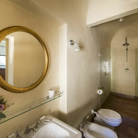 Hotel Borgo Pignano 3*