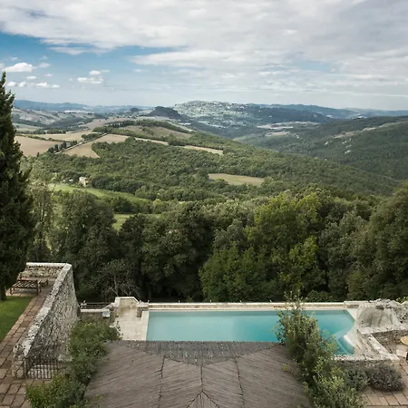Borgo Pignano Hotel 3*