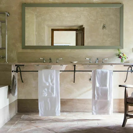 Hotel Borgo Pignano 3*