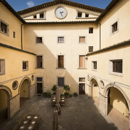 Hotel Borgo Pignano 3*