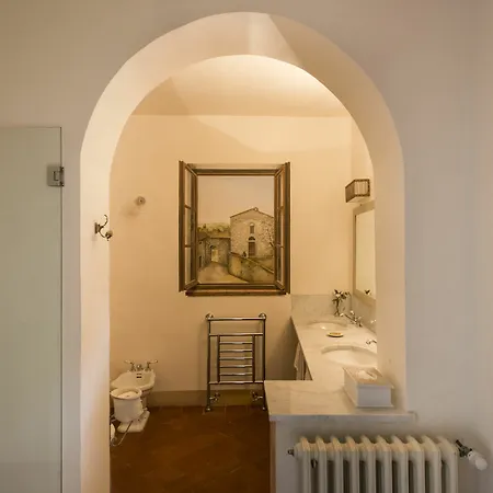 Hotel Borgo Pignano 3*